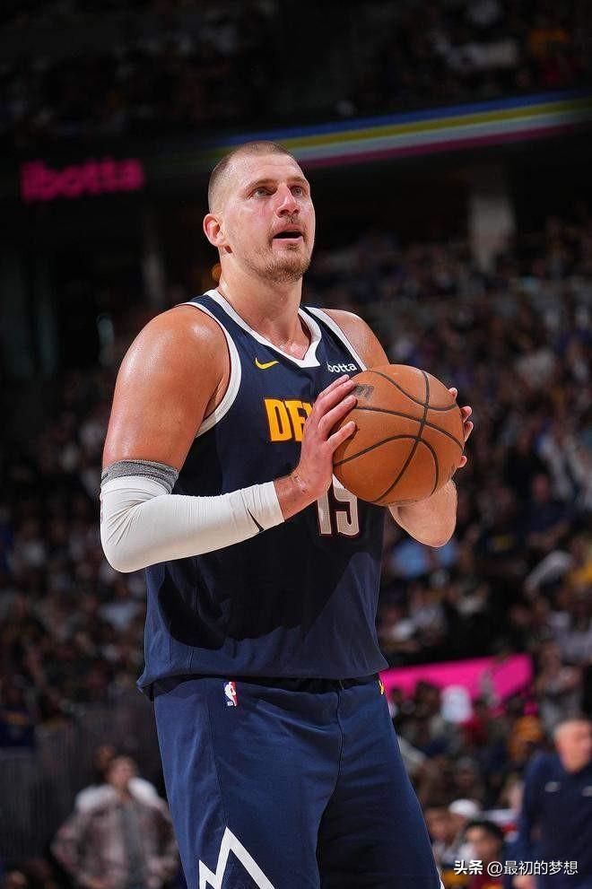 本赛季NBA各项王者已经产生！谁的表现更强一些？

得分王：东契奇
篮板王：约基