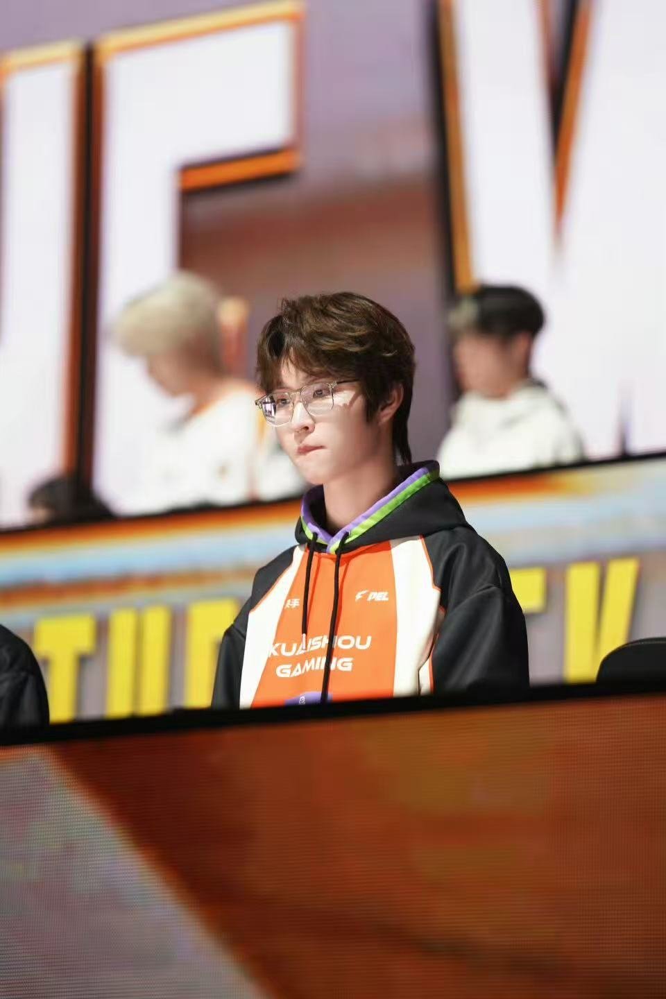 恭喜吒宝拿到荣都MVP，已经是本赛季的第八个MVP啦KSG吒宝单局6淘汰MVPP