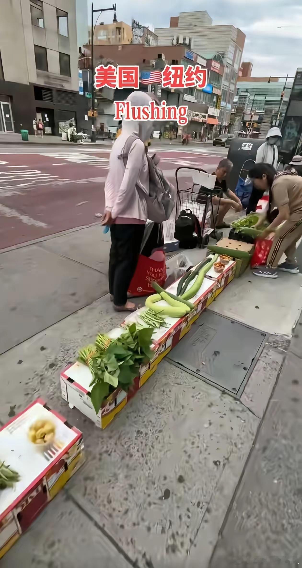别以为出国就是天堂！真正去到美国才明白，现实并没有想象那般美好。还要摆摊做点小生