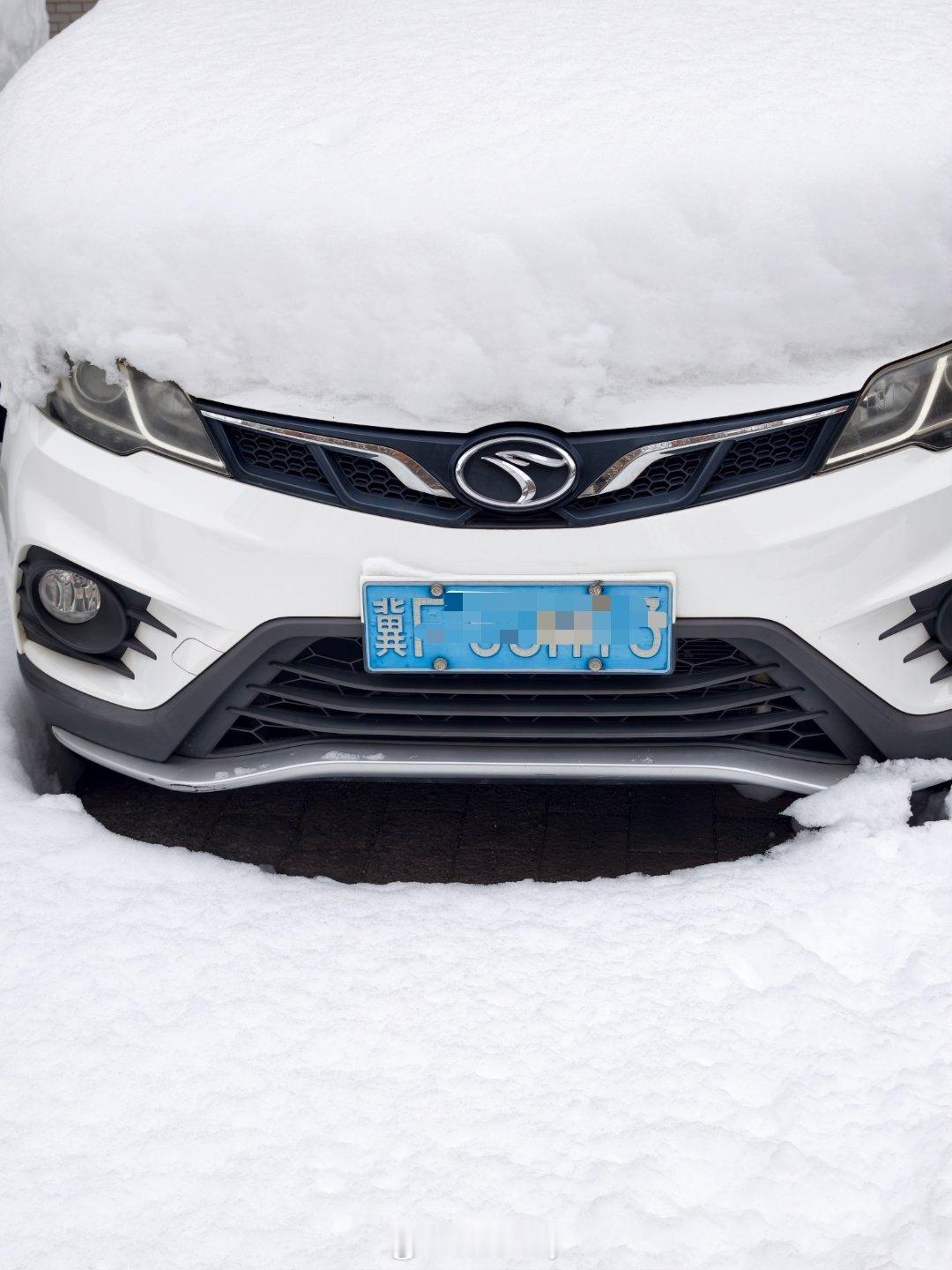 就北京这大雪，北京人民想要玩雪都不用去东北或者阿勒泰了，直接家门口玩。这次北京下