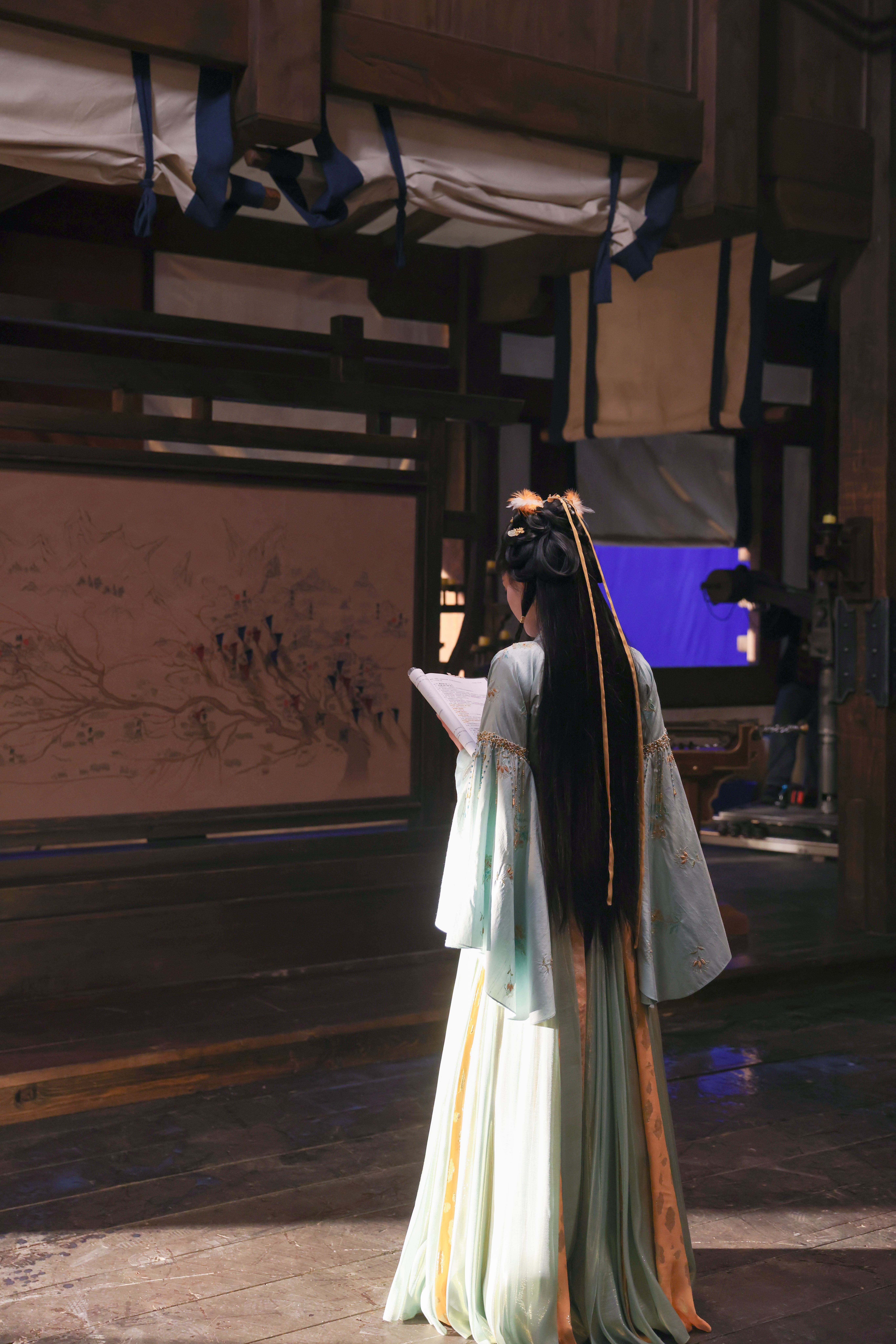 迪丽热巴✊贺思慕的五感体验卡一秒沉入角色，贺思慕每一帧认真的样子都这样迷人 ☺️