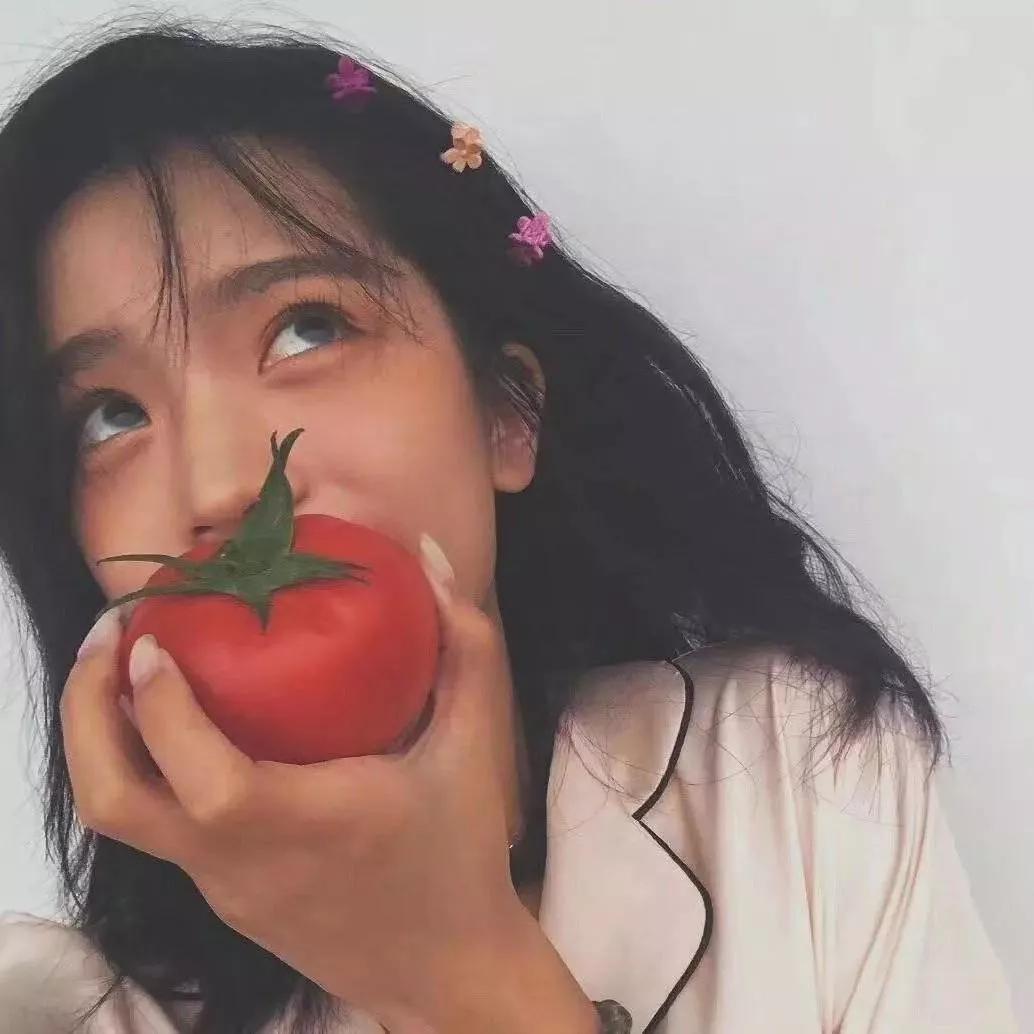萌系少女与番茄的甜蜜约会🍅✨番茄 番茄照片 番茄美图 初夏明媚番茄妆 田园番茄
