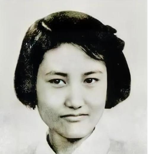 1975年45岁的张志新在沈阳被执行死刑，她的罪名是“现行反革命”，从被关押到被