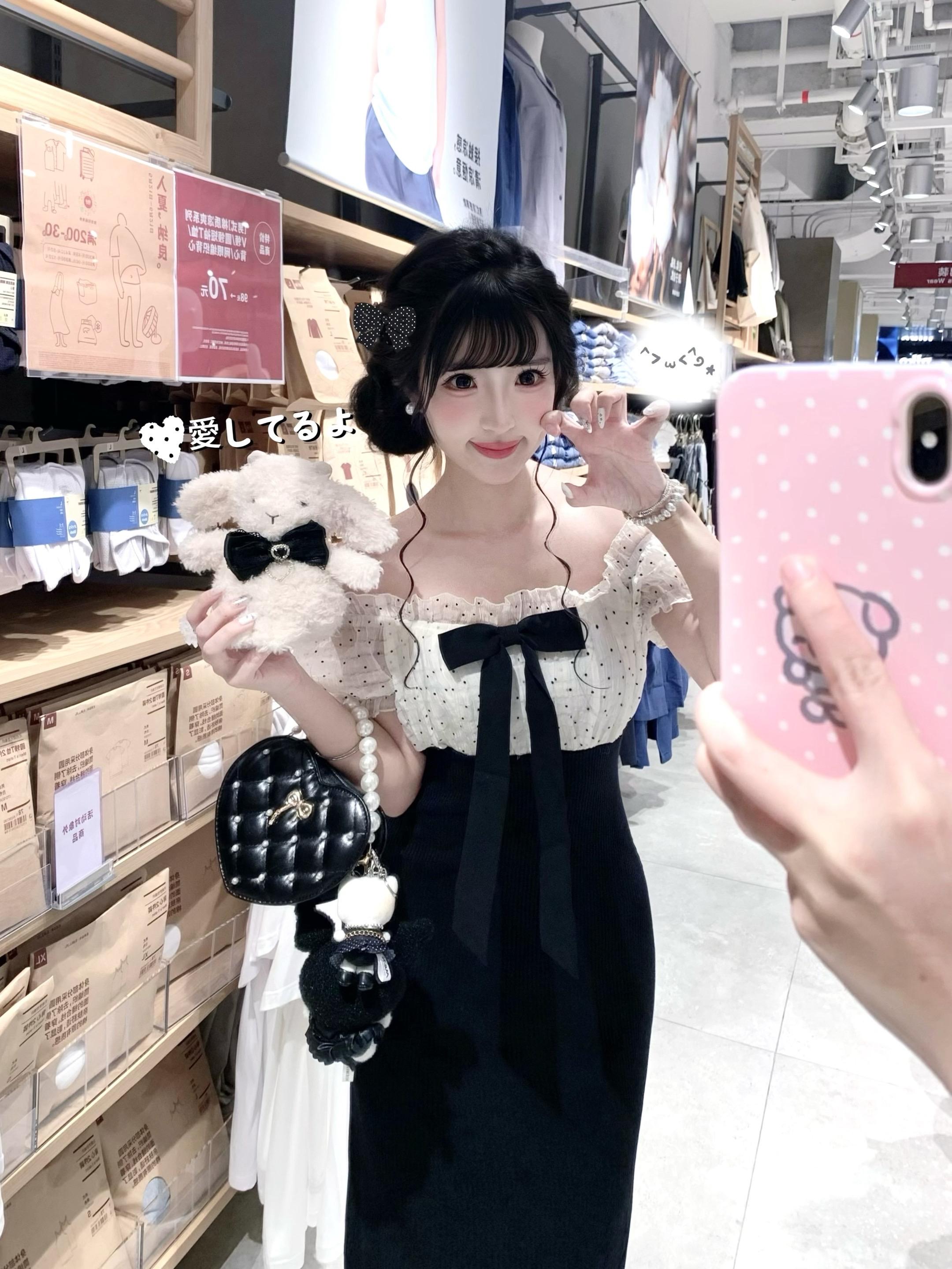 老婆们 樱花妹都太会穿了吧…黑白波点太经典噜