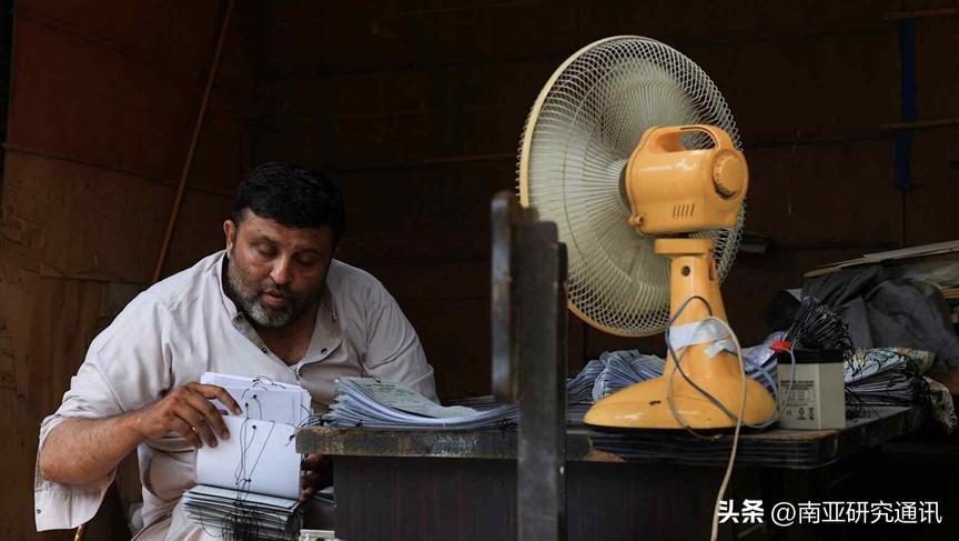 《日经亚洲》2月25日报道，巴财政部报告指出，亏损的国有企业正在消耗政府资金。报