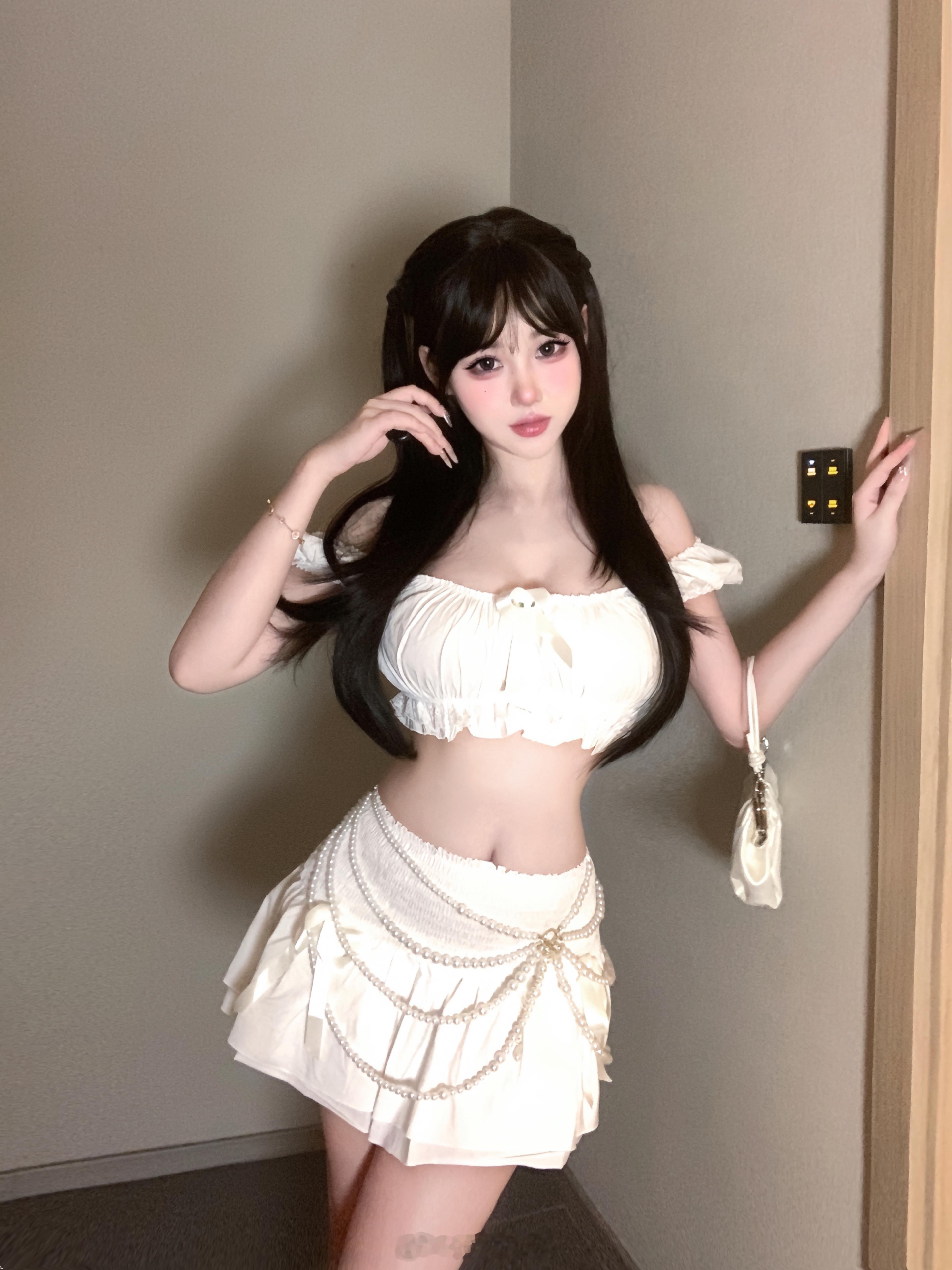 哇咔咔[馋嘴][馋嘴]萌得我蹦蹦吧蹦蹦吧 ​​​