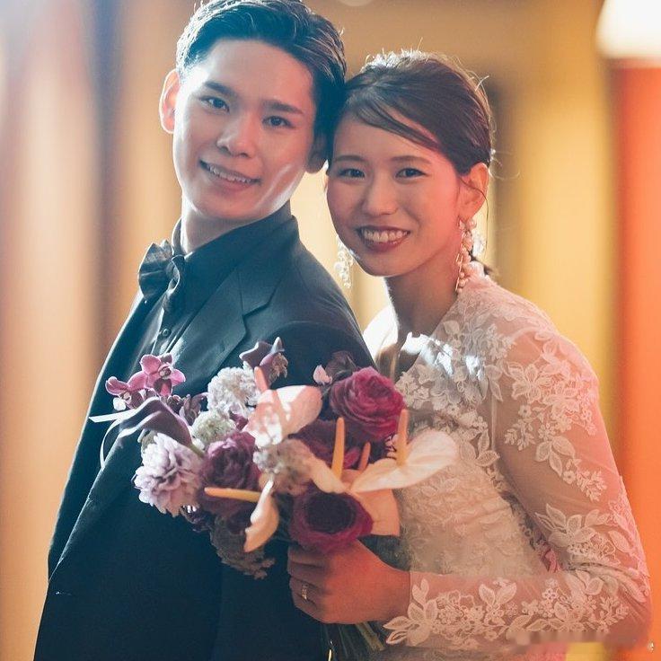 古贺纱理那和西田有志的儿子出生了，他们升级成为父母。