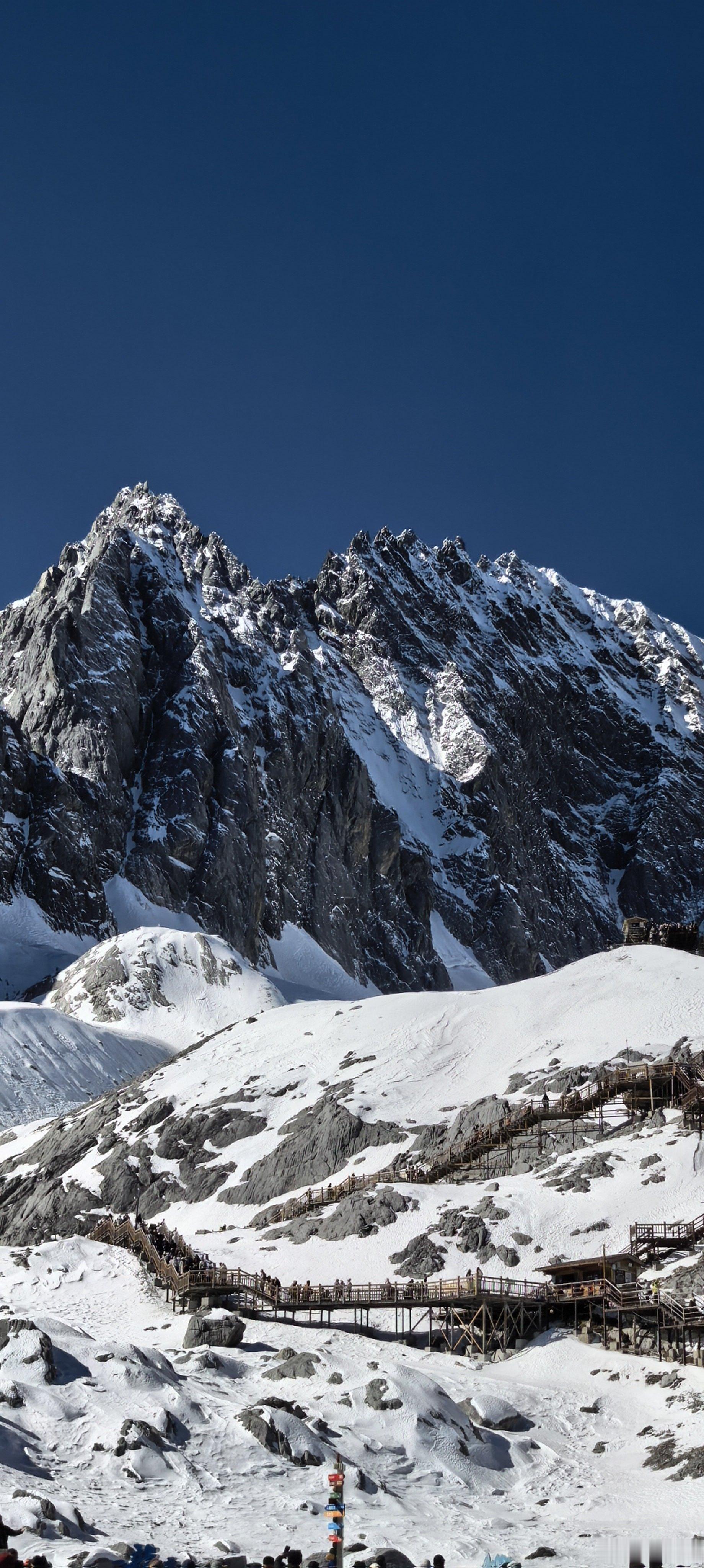 燕山派日常 今日份壁纸Photo By HUAWEI Mate XTs 