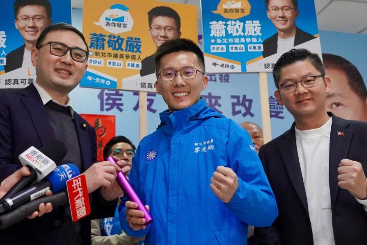 黑金重返蓝营？李乾龙麻吉之子护航萧敬严　被起底是「买票贿选仔」


梅花新闻网 