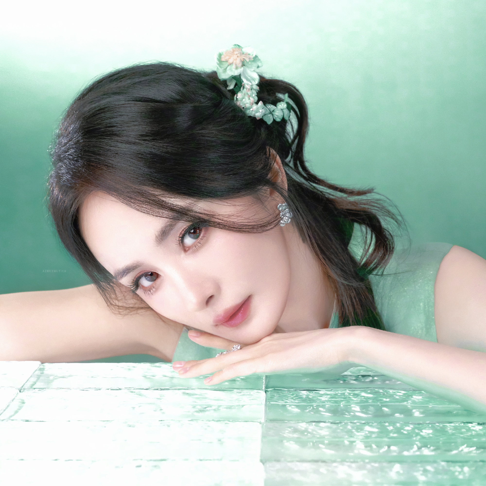 杨幂杨幂和火锅 ym杨幂0912生日快乐 玫瑰肆意的拥抱万物，绽放于四季” "?