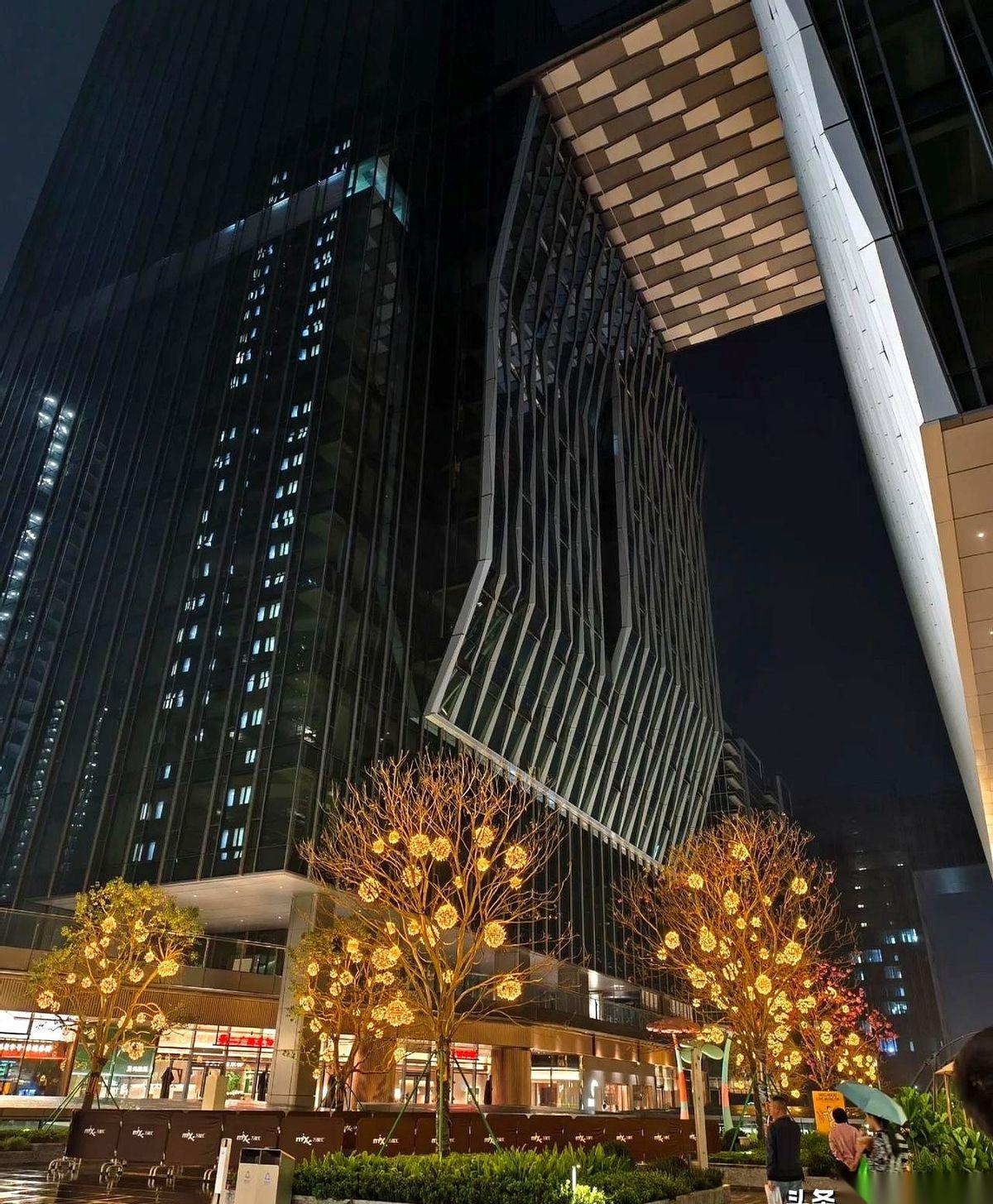 求求了，以后别再把深圳怀德和广州猎德放一起说了。
真的，听着都替他们尴尬。
压根