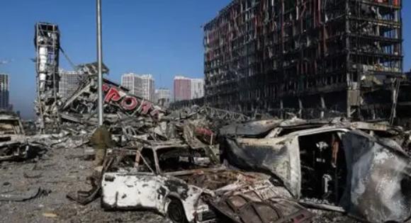 俄罗斯下手真狠！


9 月 12 日，俄军对乌克兰发动了新一轮大规模打击，这轮