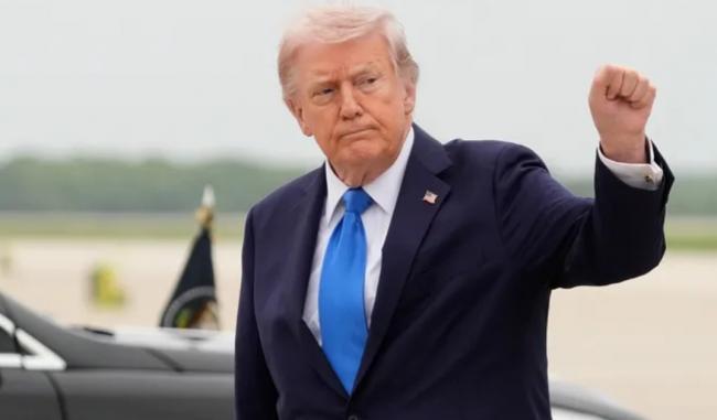 普京提议帮忙处理伊朗浓缩铀 ，特朗普抛出软钉子：先结束乌克兰战争。

美国总统特