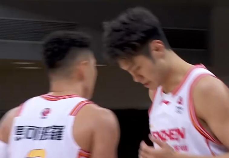 贺希宁20+12，史密斯28+8，男篮客场战胜天津！北京时间2026年3月18日