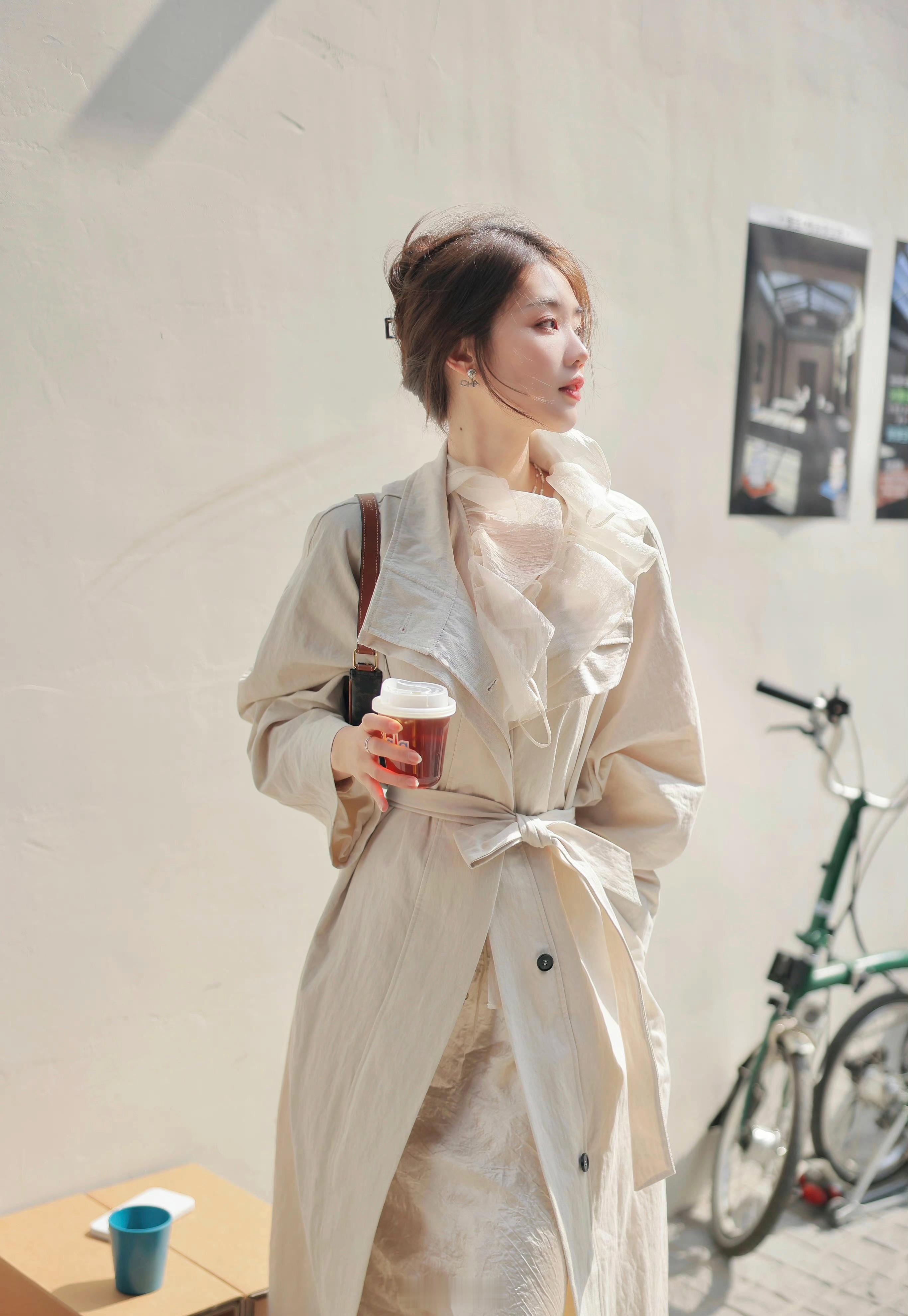 小姐姐的浅色系穿搭绝美呀！ ​​​