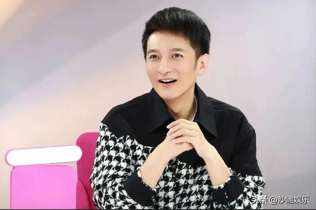 李维嘉，情绪崩溃！


3月20日，一则“李维嘉崩溃大哭到无法主持”的词条突然冲