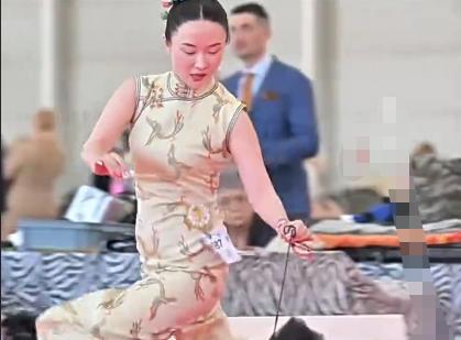 霍思燕因御兽宗宗主称呼又冲上上热搜！

这次“御兽宗宗主”的热搜其实是个甜蜜的误