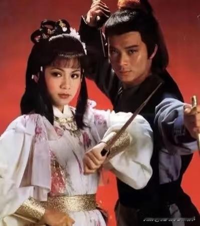 《射雕》里傻郭靖配得上俏黄蓉吗?
射雕真的越品越有感触，答案其实再明显不过：郭靖