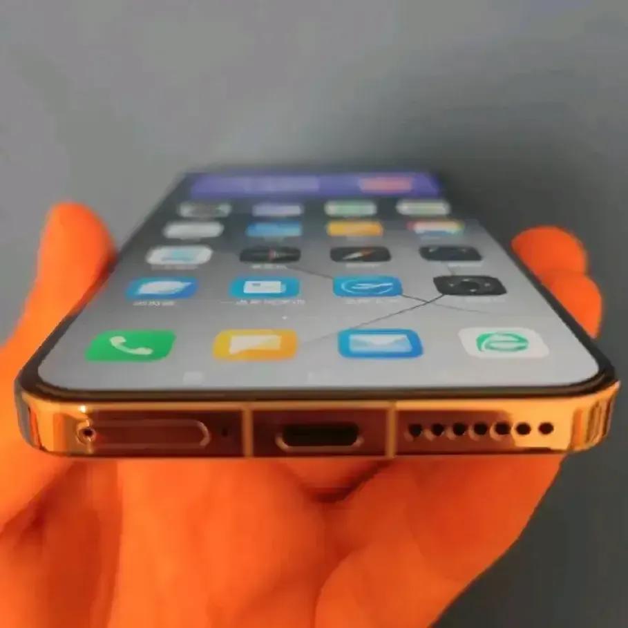 被吹上天的小米14，我发现了几个秘密

1，Xiaomi的1.5k不输友商2k的