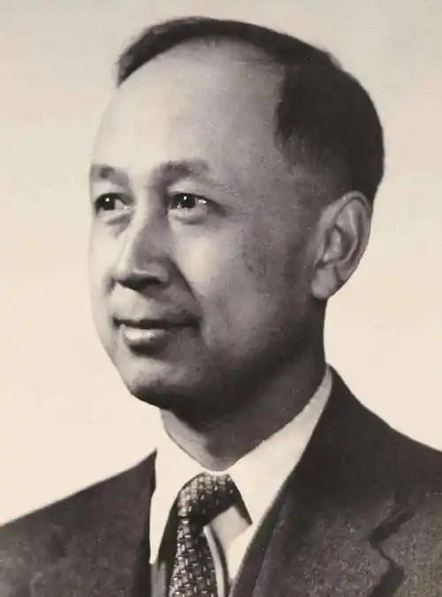 “我将竭尽全力建设自己的国家，使我的同胞能过上有尊严和幸福的生活！”1955年，