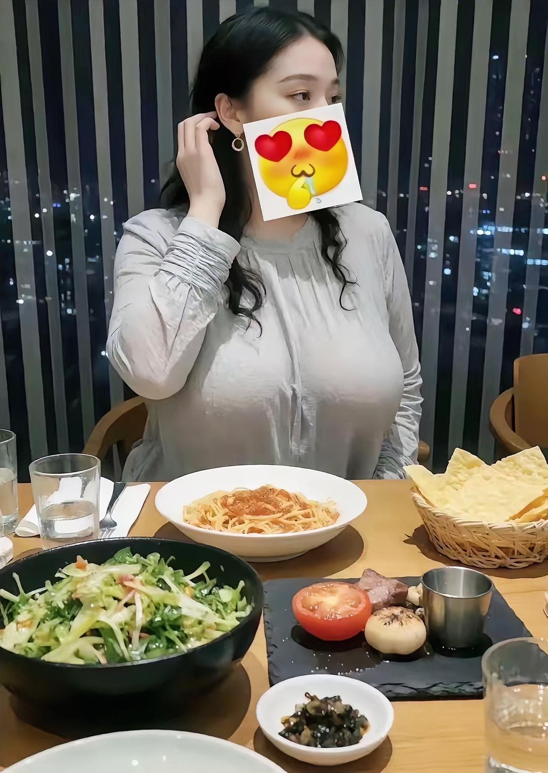 这一桌子饭，看着就有食欲。