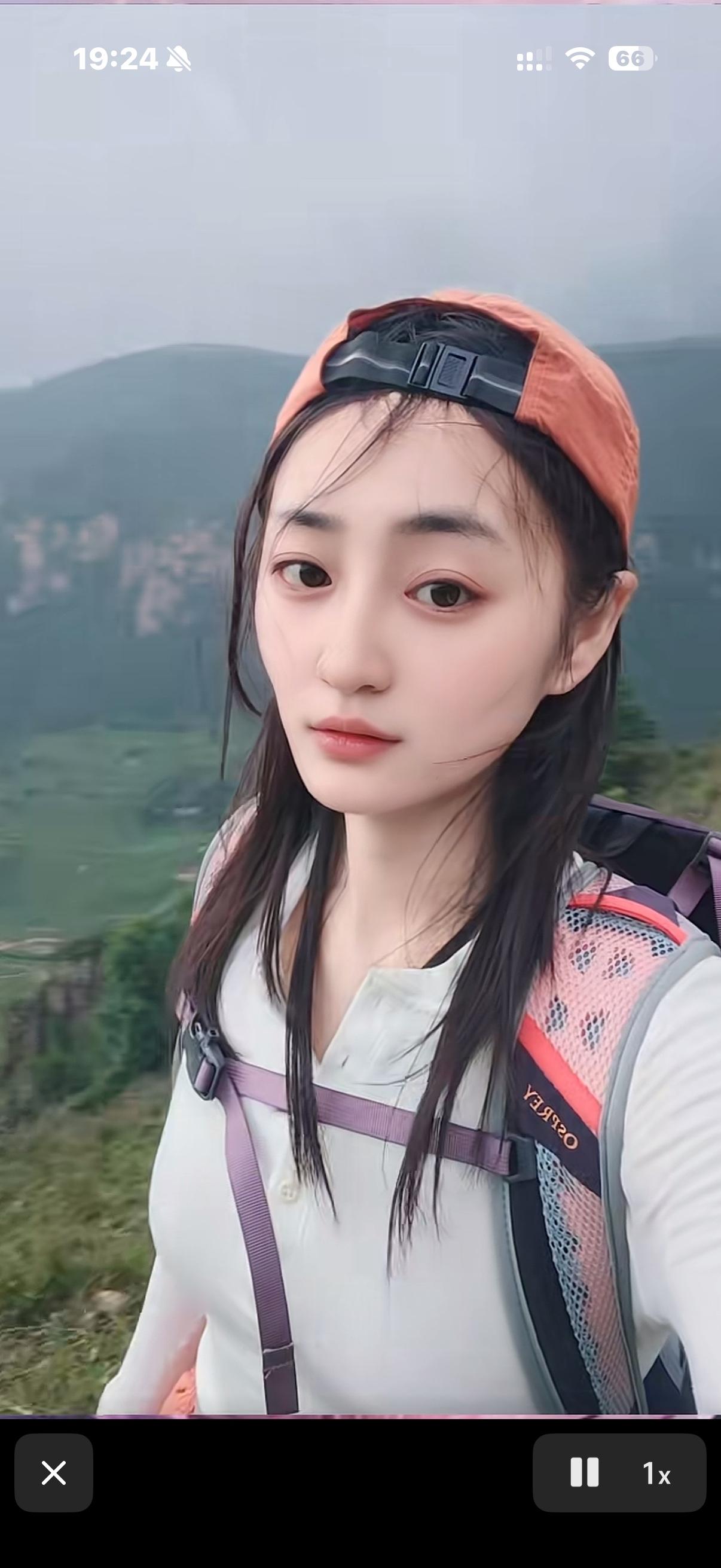 多出去到处走走，
走着，走着，说不定缘分就来了，
幸福就会从天而降！