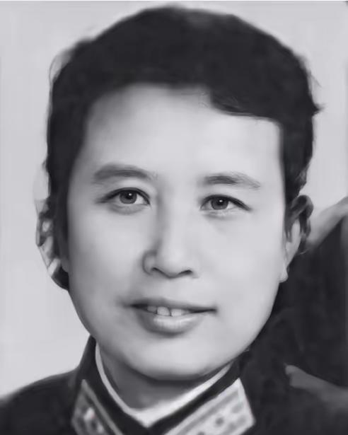 1937年，15岁富家女逃婚去延安，死活不当官太太，却在1978年的德国波恩，哭