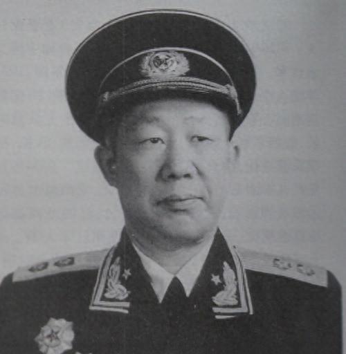 在全军众多副军长中，仅三位被授予中将军衔，究竟是哪三位拥有如此殊荣呢？
1955