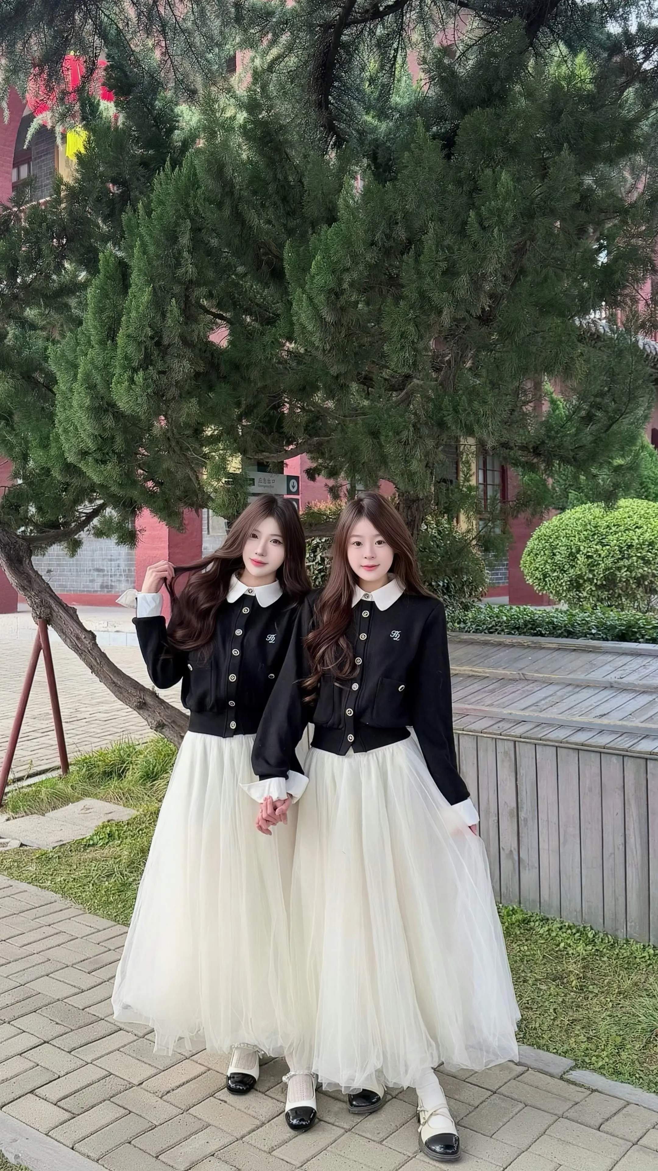 一种相思花自飘零 水自流