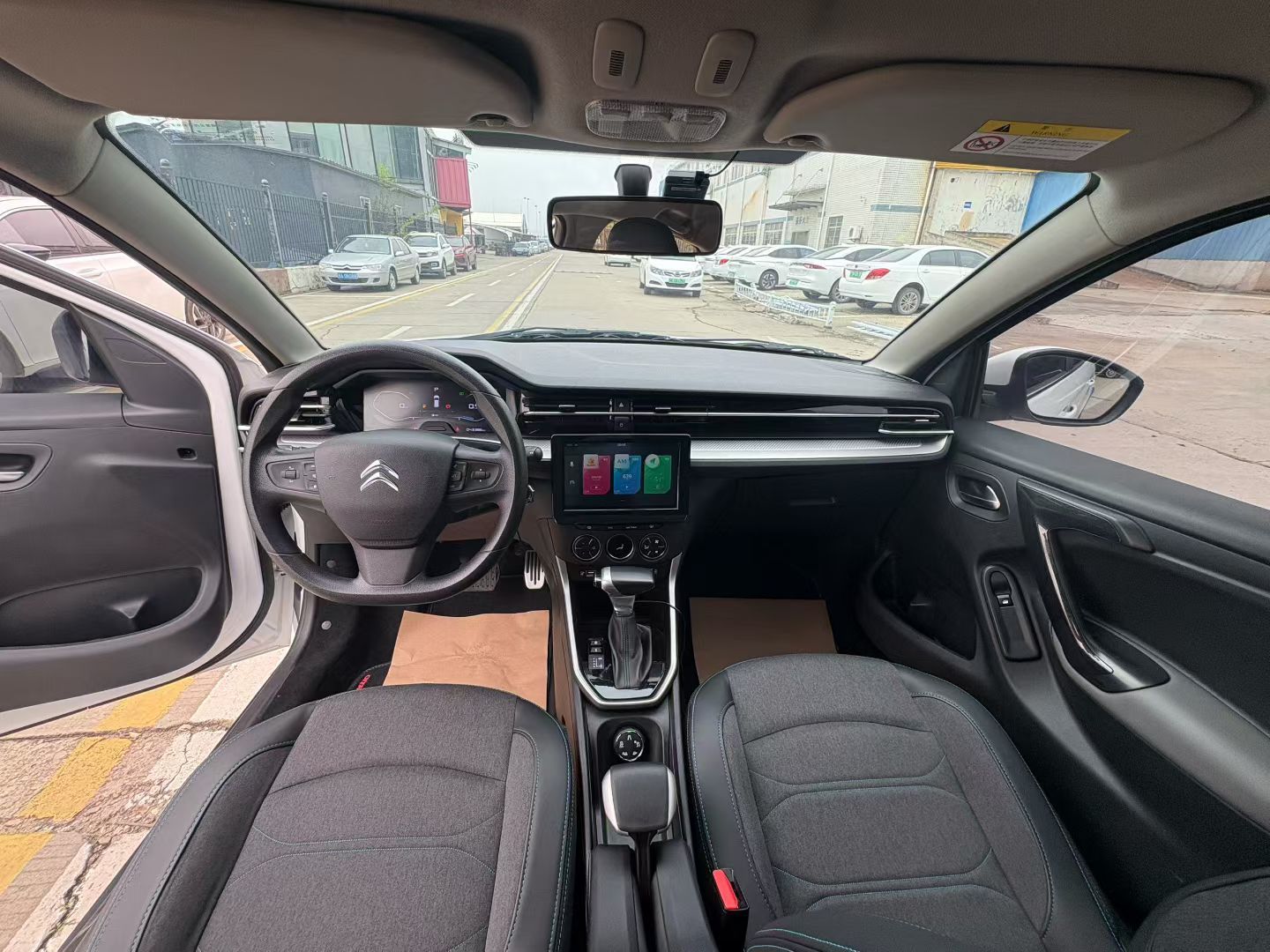 2023年上牌雪铁龙C3-Xr ，一手实表4.3万公里，全车原版原漆，1.2T百