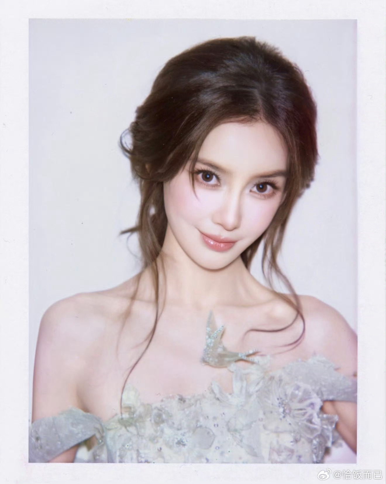 Angelababy 完美诠释天资的三张撕拉片… 