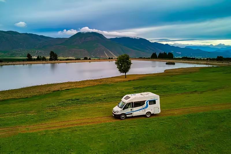讲讲房车的事情，因为这些年我看到的悲剧实在太多了。
我们家小区也算是精英聚集地，
