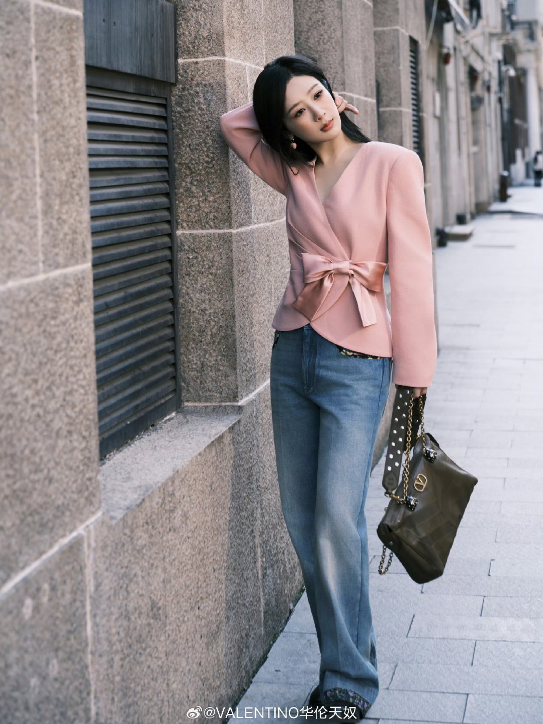 杨紫解锁新季灵感创想杨紫出发前往罗马 杨紫解锁新季灵感创想 