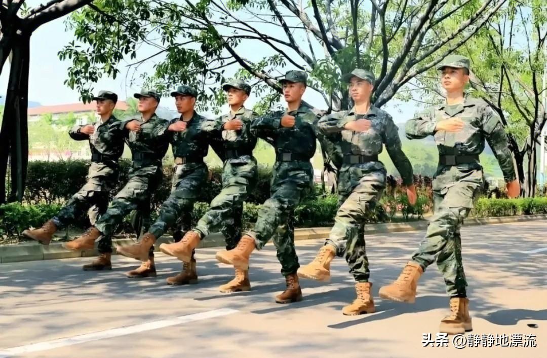 为什么现在当兵门槛高了？
现在当兵门槛越来越高，选拔越来越严格了，体检卡的细，政