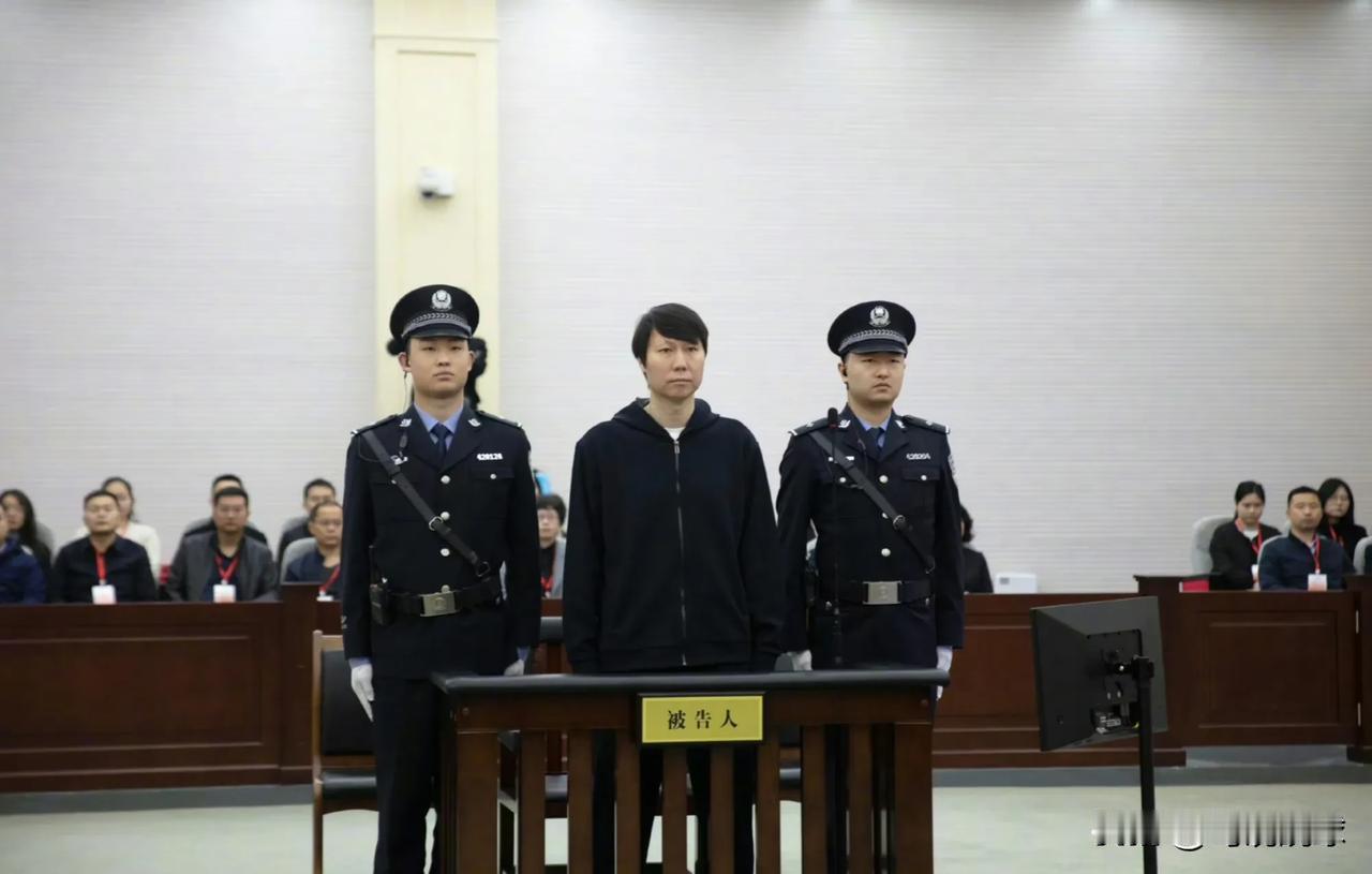 李铁精明的着呢，从来不做赔本赚吆喝的事儿。

李铁案最终认定金额，受贿总计770