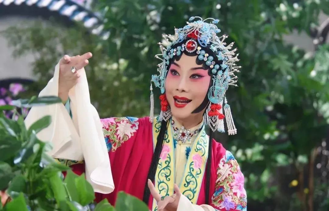 #京剧血脉觉醒# 电影《安国夫人》不仅仅是一部影片，它更像是一部跨越时空的史诗，