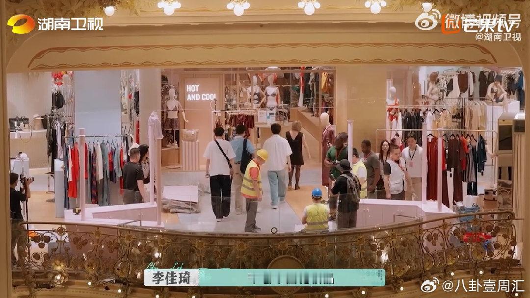 李佳琦[超话]李佳琦由点及面助力国货出海 李佳琦格局打开！携美妆首驻老佛爷百货，