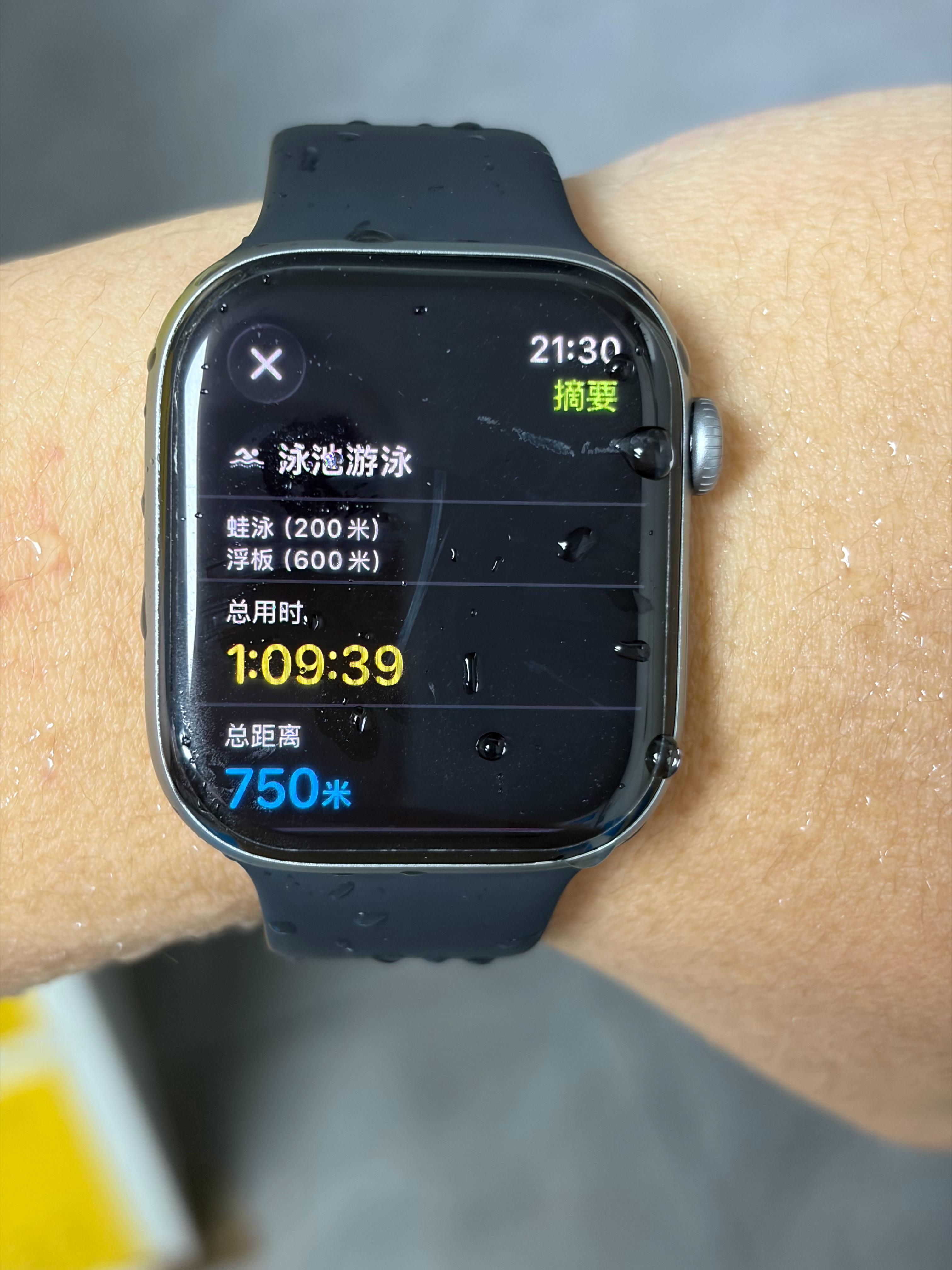 鸽了好久的游泳，终于去了本来只会有一口气，今天算是抓到点换气的窍门了接下来就是靠