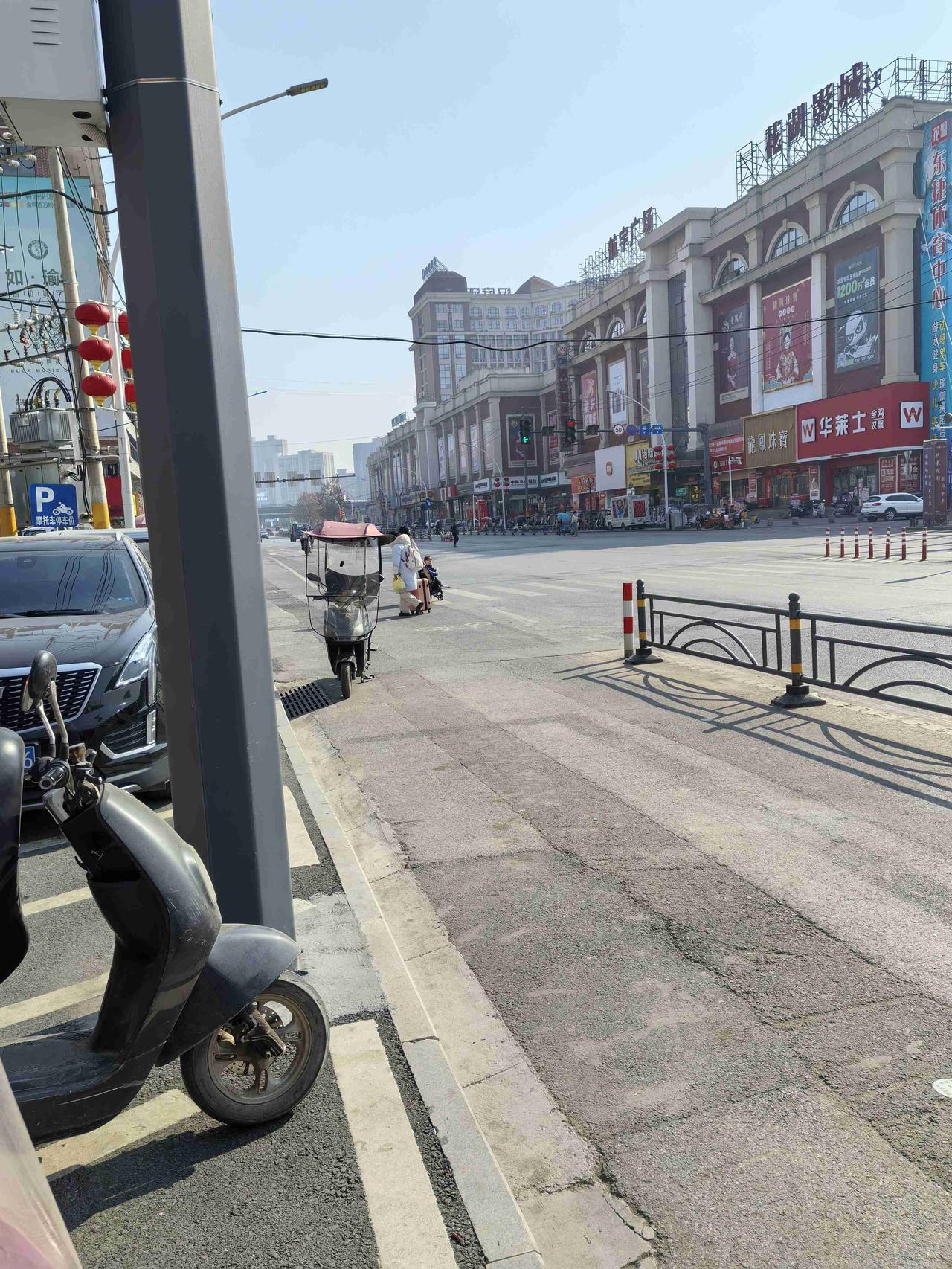 带定位晒今日生活 今日心情轻松愉快，鄂州的晴天简直太给面子啦！
又到乱穿衣服的季