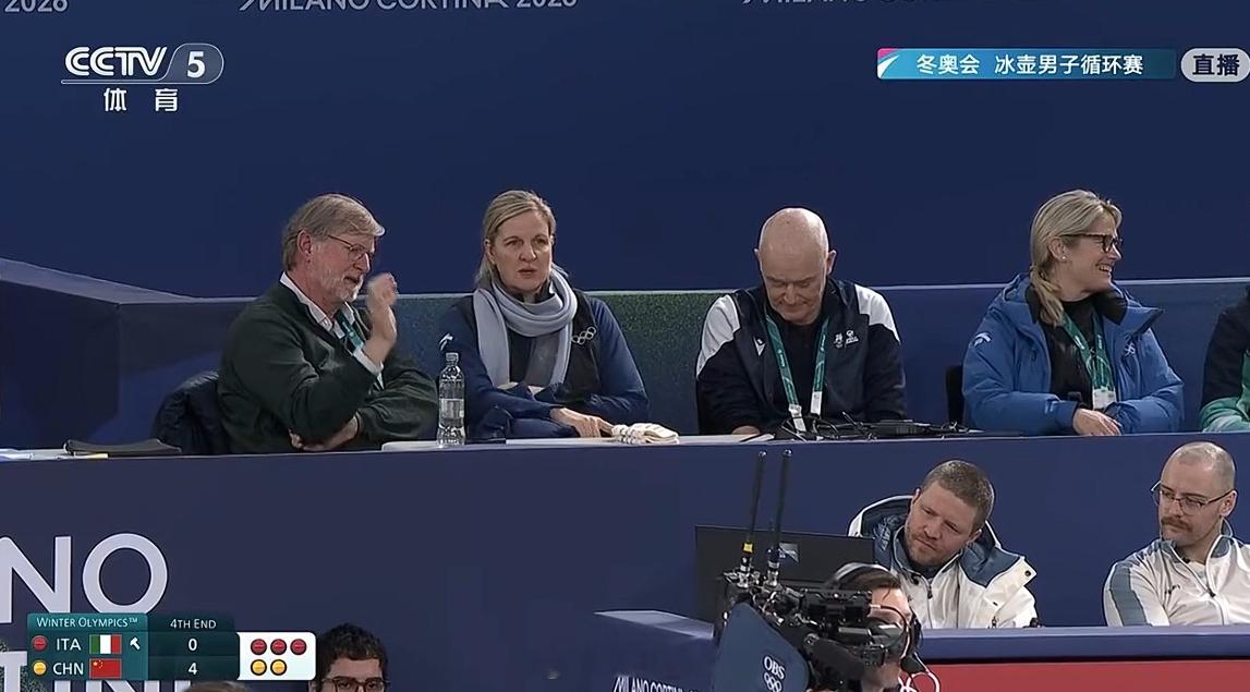 考文垂也在现场观赛！ 