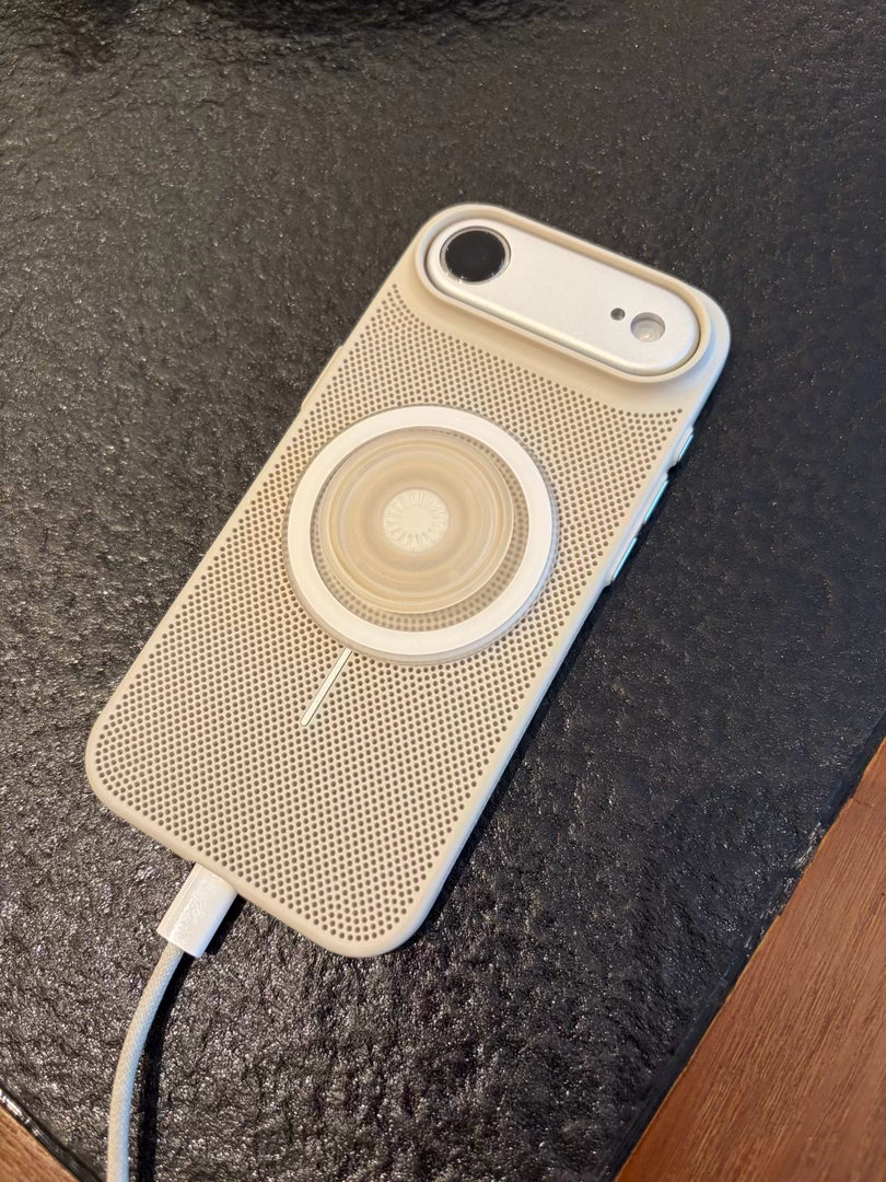 iPhone Air 平嵌镜盖铝合金版这小质感，到位