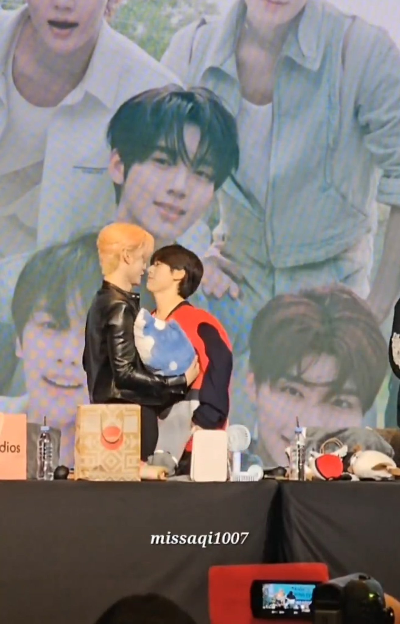 【twi】金地雄和石马修亲上了？ 