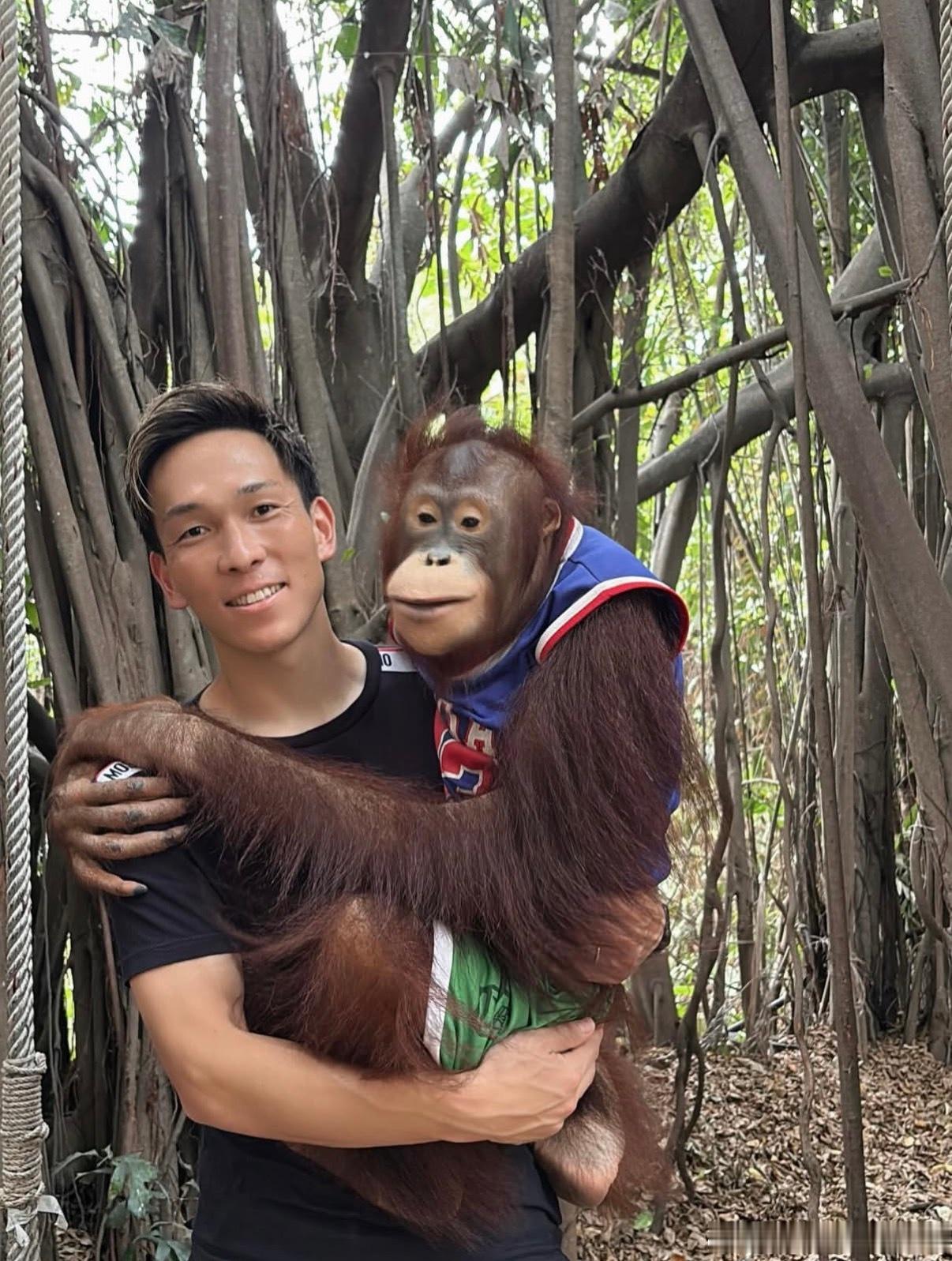 辽宁铁人 邦本在泰国玩挺好。辽宁铁人足球俱乐部