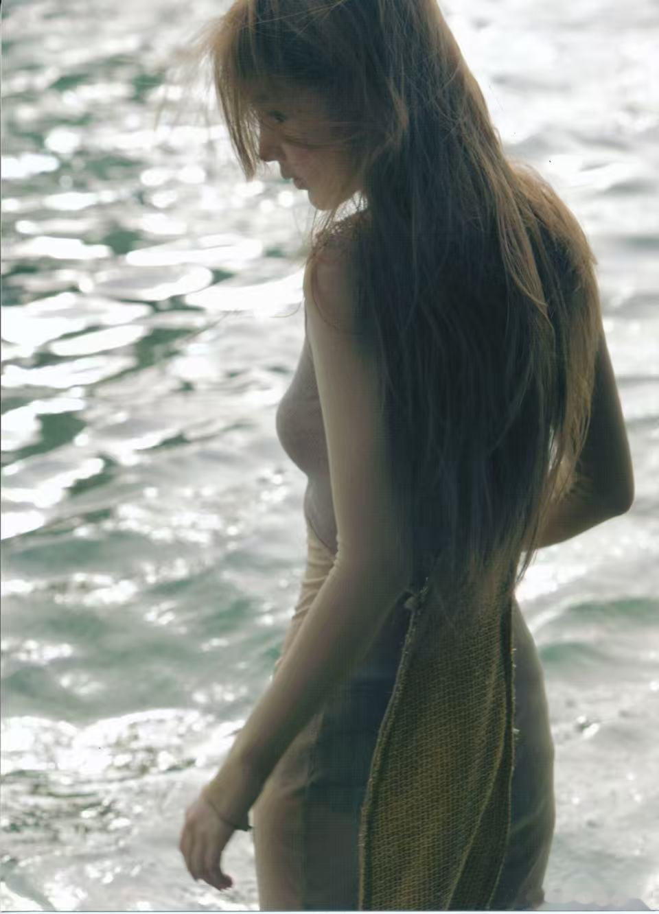 baby与海 我将严肃学习baby的海边拍照Angelababy 马甲线