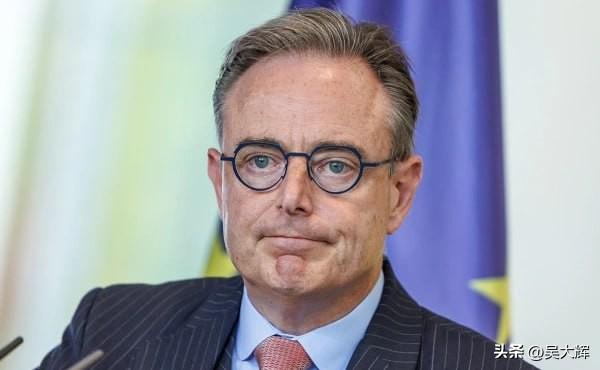 比利时首相德韦弗呼吁欧盟与俄罗斯开启谈判
 
“与俄罗斯达成协议，似乎是唯一可行