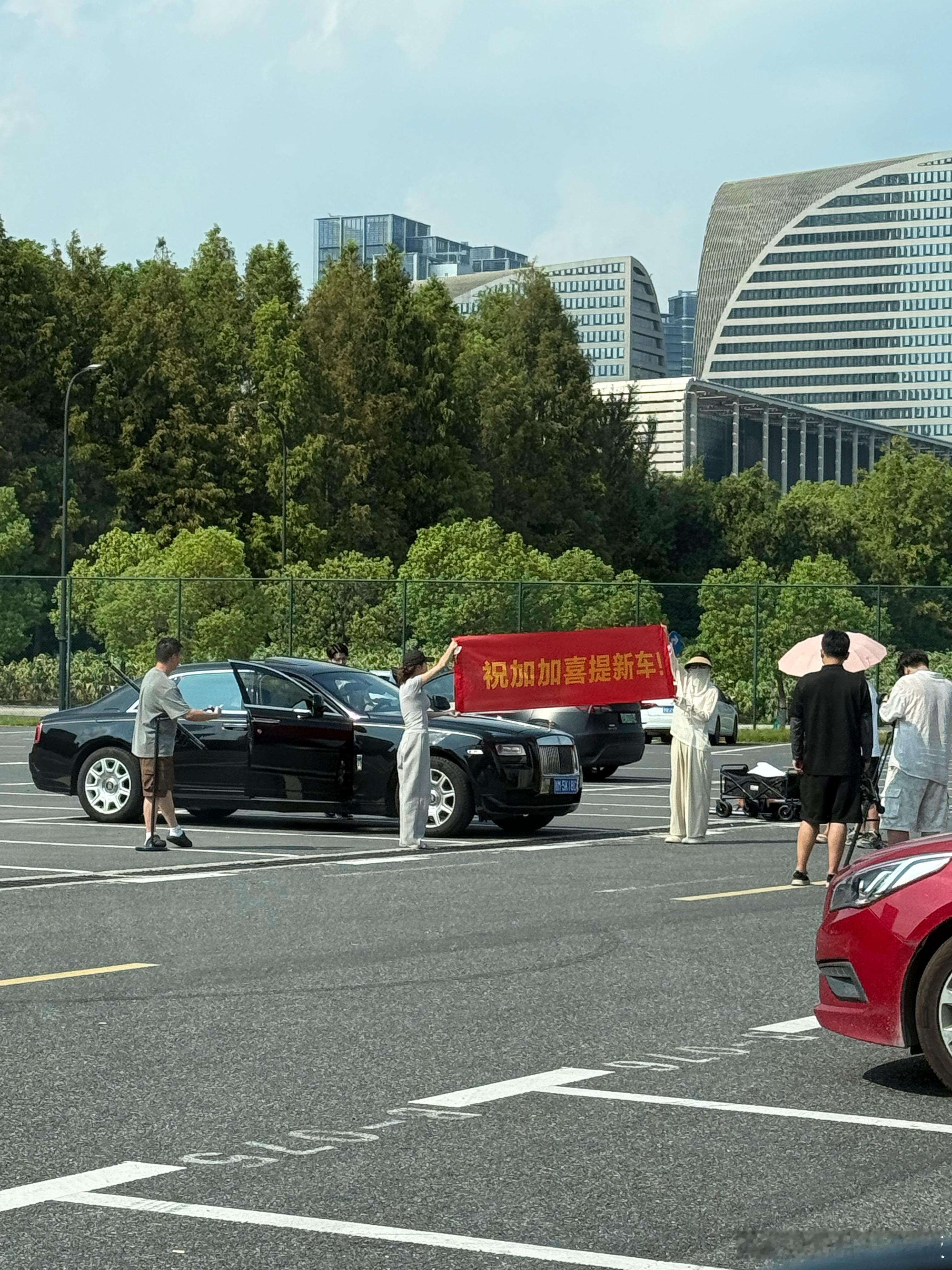 这事谁家的微商头子[馋嘴]跟姚老板混一天吃9顿[超话] ​​​