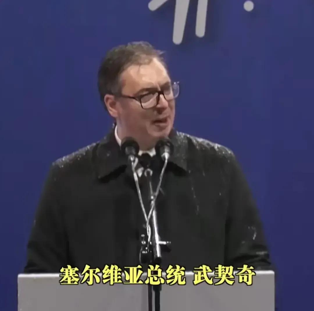 有人问我，为什么总拿美国说事？“俄乌冲突”就是俄罗斯侵略乌克兰，俄罗斯此前就是侵
