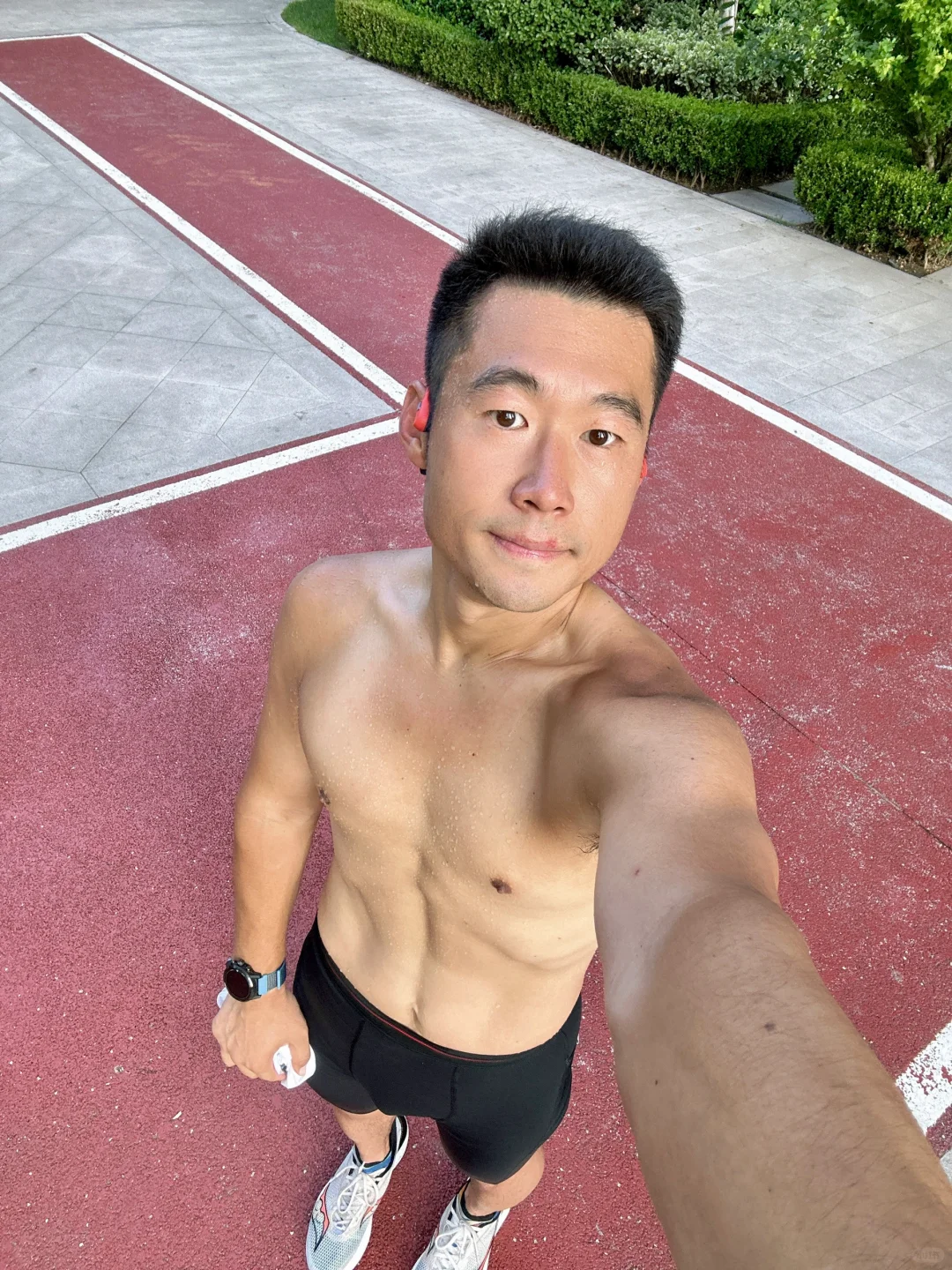 晨跑15公里，太太太热了……吃饱喝足去上班！