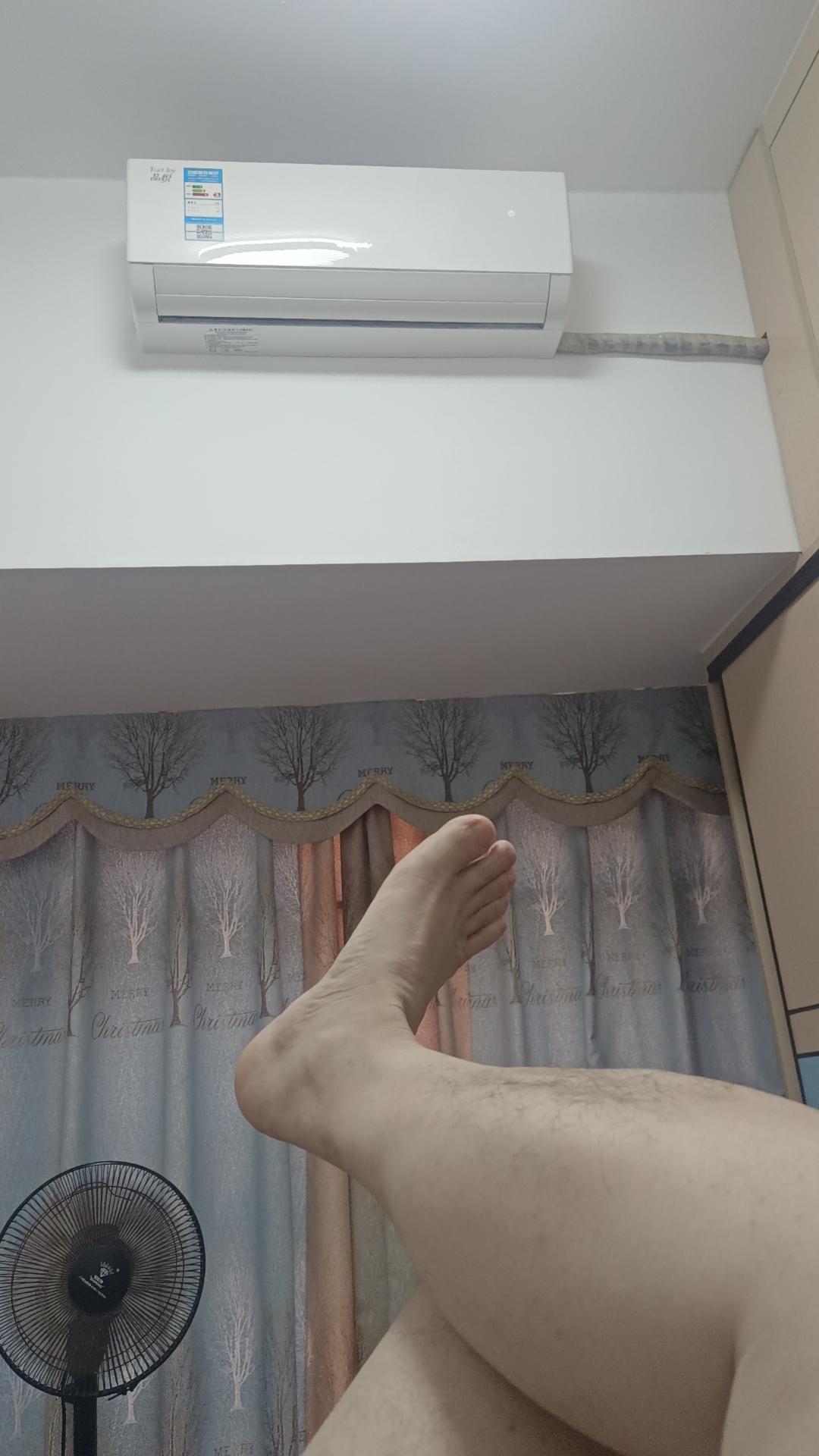 饿醒的时候以为是早上，晕晕沉沉，怎知是下午两三点了，这样的日子何时才是头呢😂?