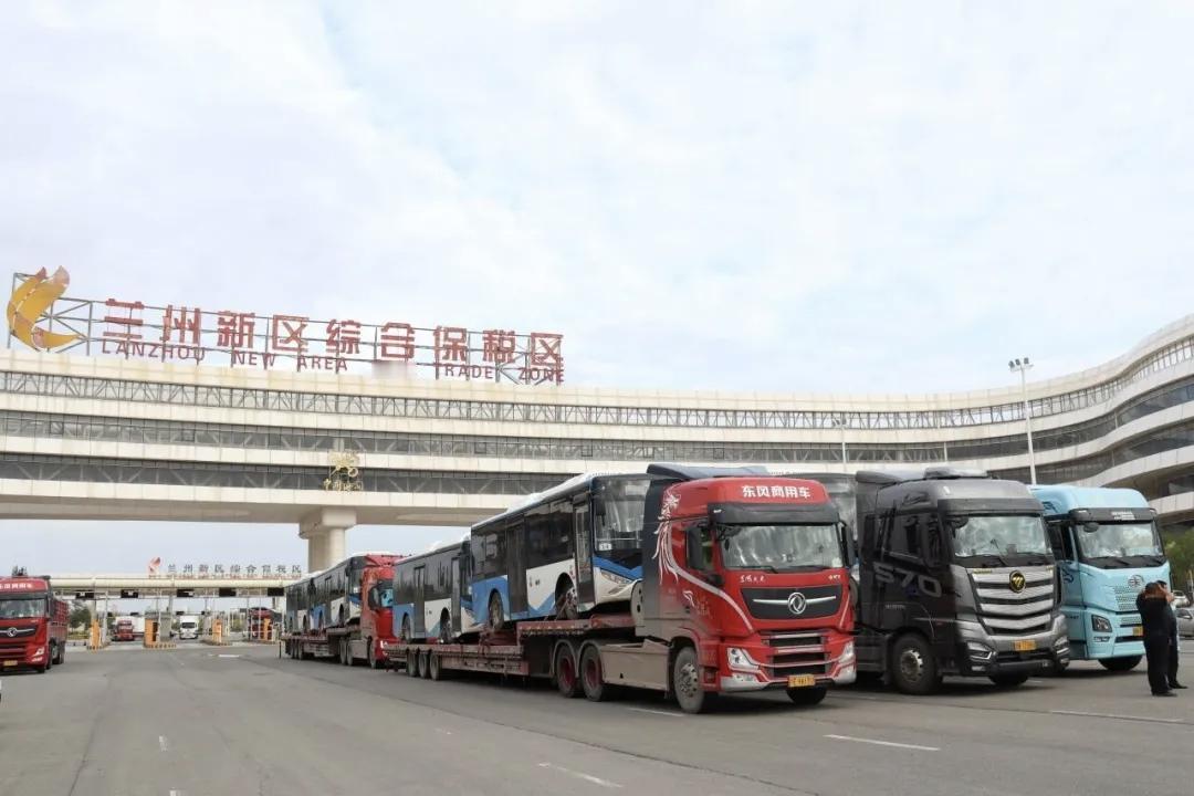 “兰州新区造”新能源公交车首次批量出口乌兹别克斯坦


日前，兰州广通新能源汽车